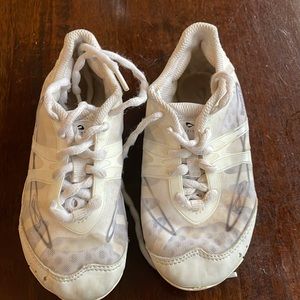 Nfinity Vengeance Cheerleading Shoes kids 1Y